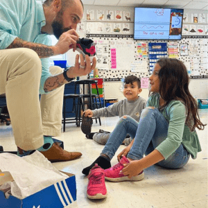 GEICO and Shoes That Fit Work Together to Provide Shoes for Students  in Kansas