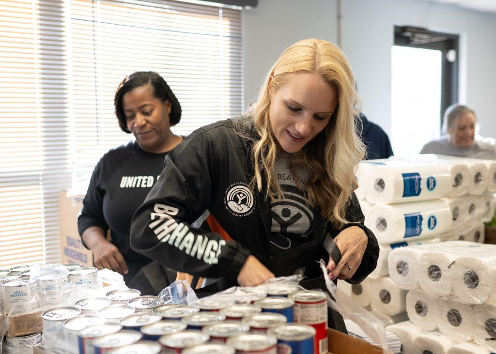 Image of volunteers at Phoenix Family during Seasons of Giving by United Way of Greater Kansas City